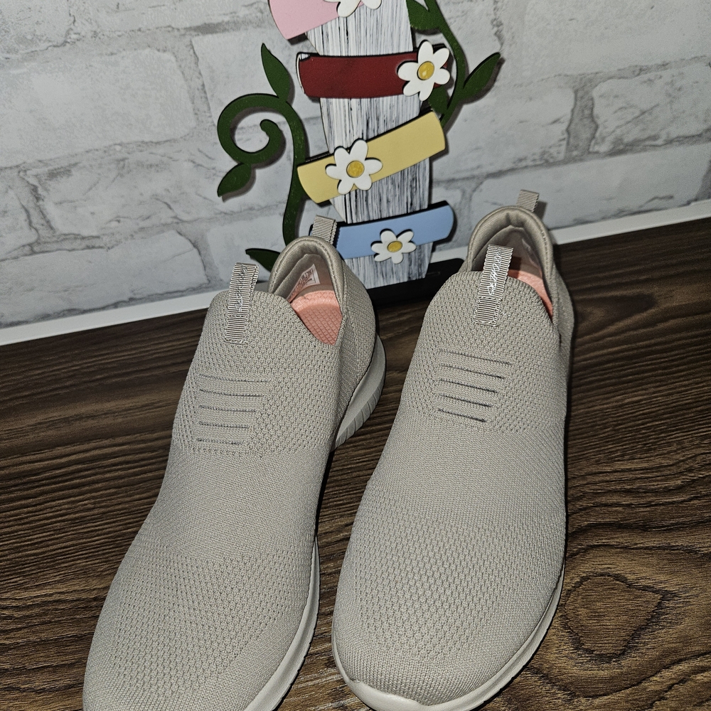 Skechers Beige/tan Slip-On Sneakers